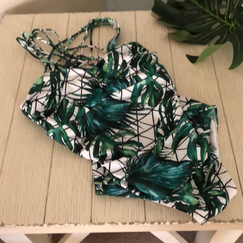 Ashley Stewart NWT size 12 palm print